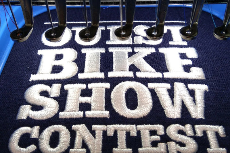 veste en cours de broderie avec un logo de club moto de Bourgneuf en Retz près de Pornic.