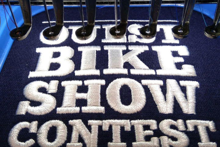 veste en cours de broderie avec un logo de club moto de Bourgneuf en Retz près de Pornic.