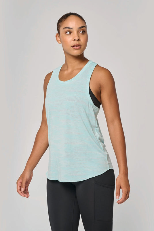 femme en tenue de sport à personnaliser au logo du club